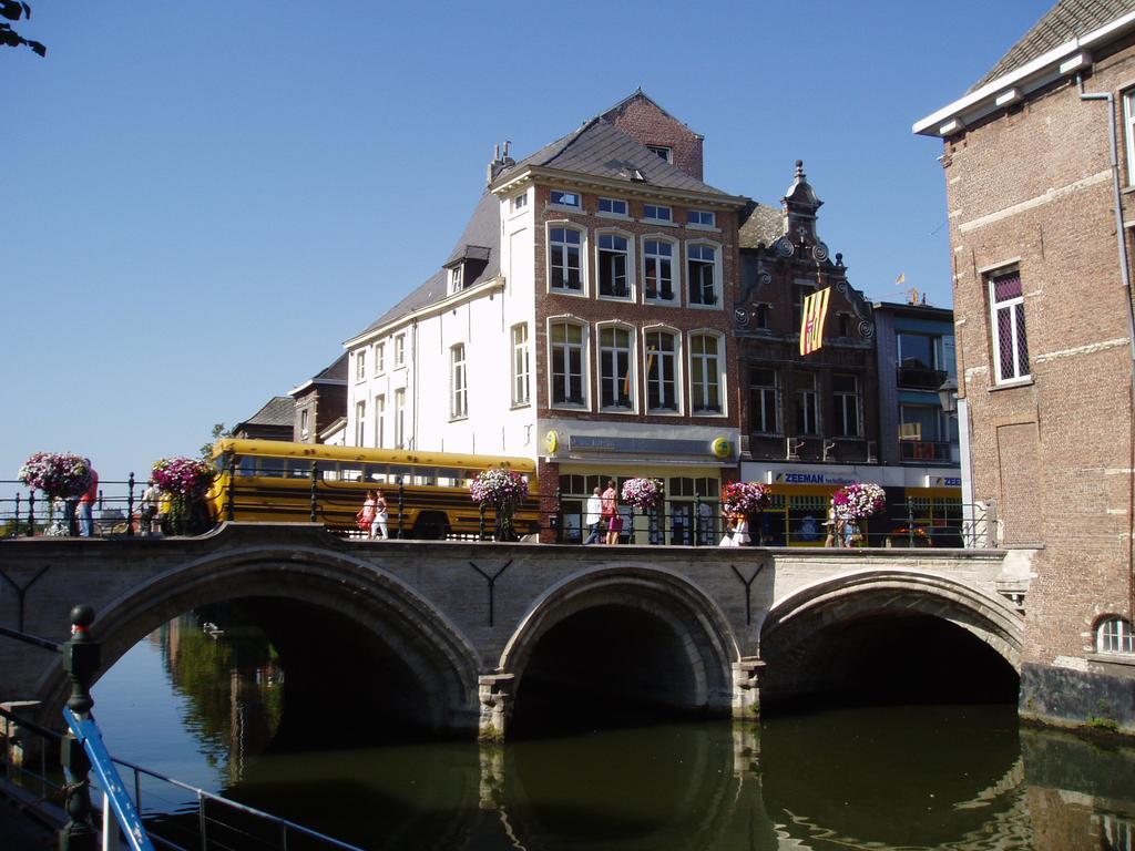 Vixx Suites Mechelen Exteriör bild